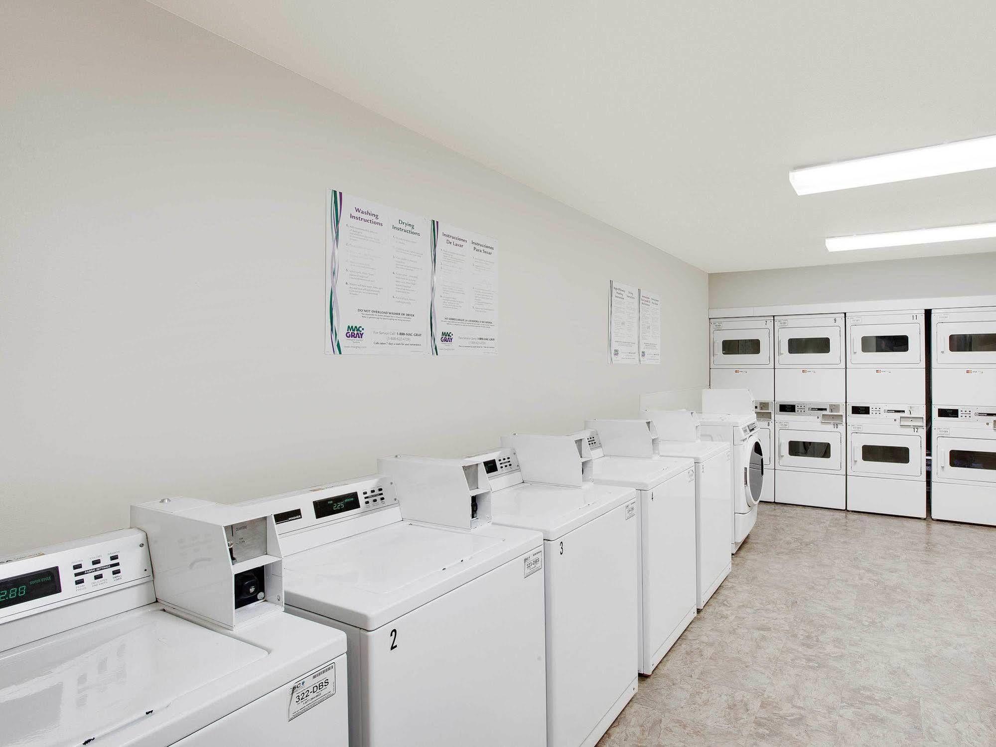 Woodspring Suites Lake Charles Exteriör bild